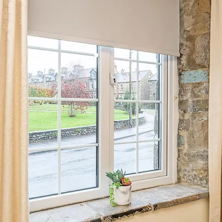 Apartment Scalebar Bridge End Mill Settle