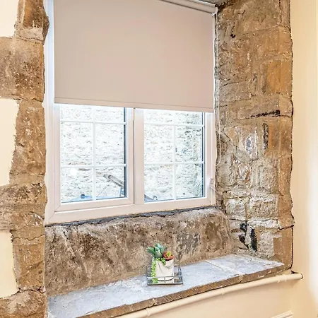 Appartement Scalebar Bridge End Mill By Guestz Settle
